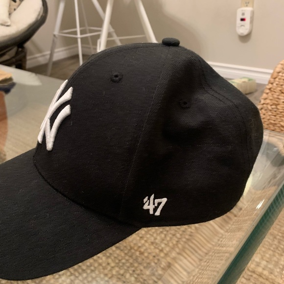 [SOLD] Like new 47 brand Yankees hat - Picture 2 of 4